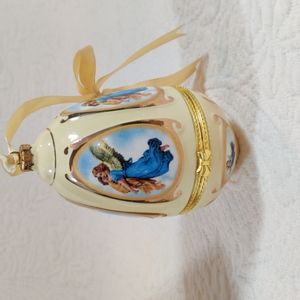 Mr Christmas Musical Cherub Angels Ornament Egg